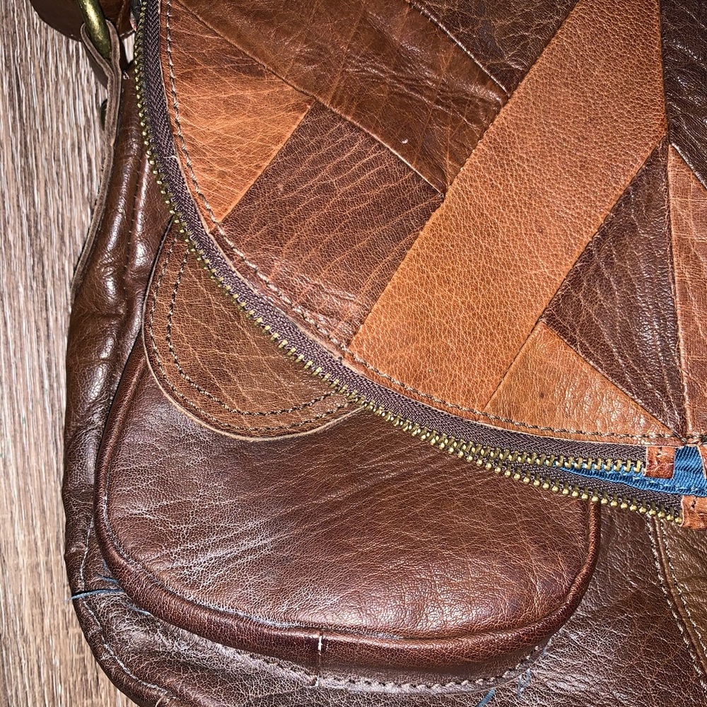 Lucky cross body purse